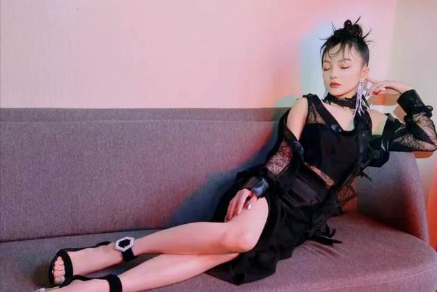 明星真实身高_赵露思身高测量_163身高的女明星