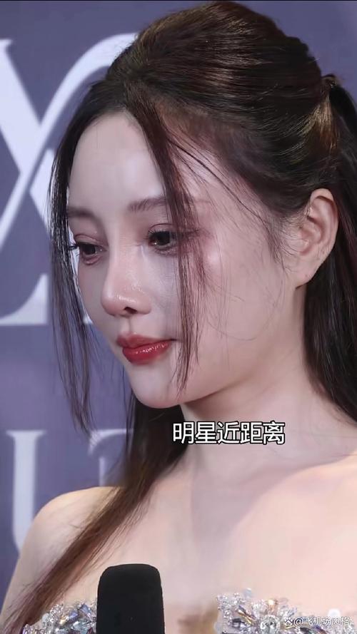 跟李小璐传闻的男的_娱乐圈绯闻李小璐_李小璐绯闻大揭秘