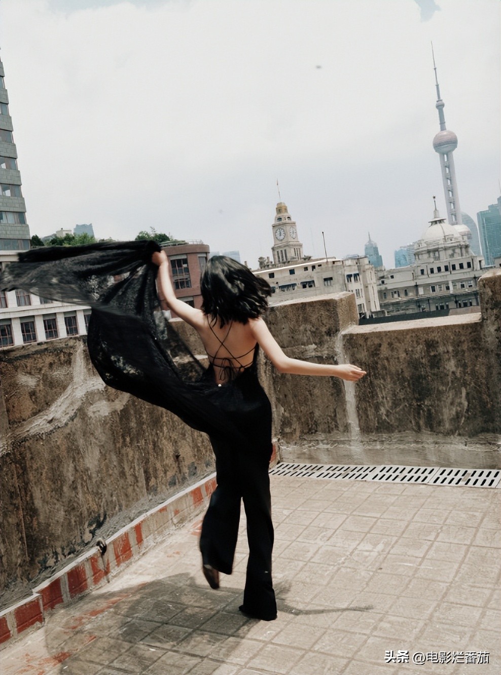 红毯造型分析_晚装女明星_明星时尚穿搭评价